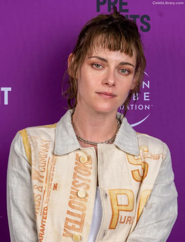 Kristen Stewart photo 20 of 1358