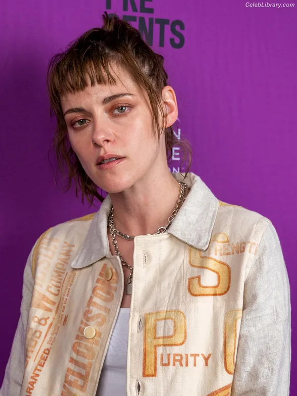 Kristen Stewart photo 14 of 1358