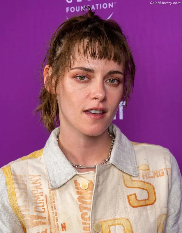Kristen Stewart photo 18 of 1358