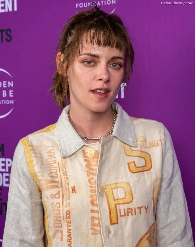 Kristen Stewart photo 22 of 1358
