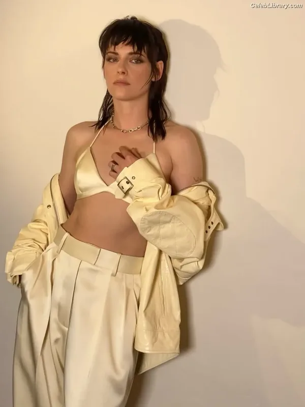 Kristen Stewart photo 15 of 1358