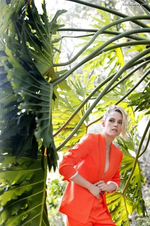 Kristen Stewart photo 22 of 1358