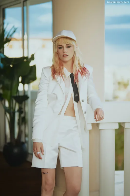 Kristen Stewart photo 13 of 1358