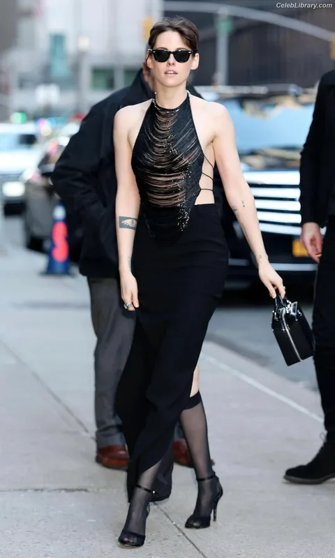 Kristen Stewart photo 6 of 1358