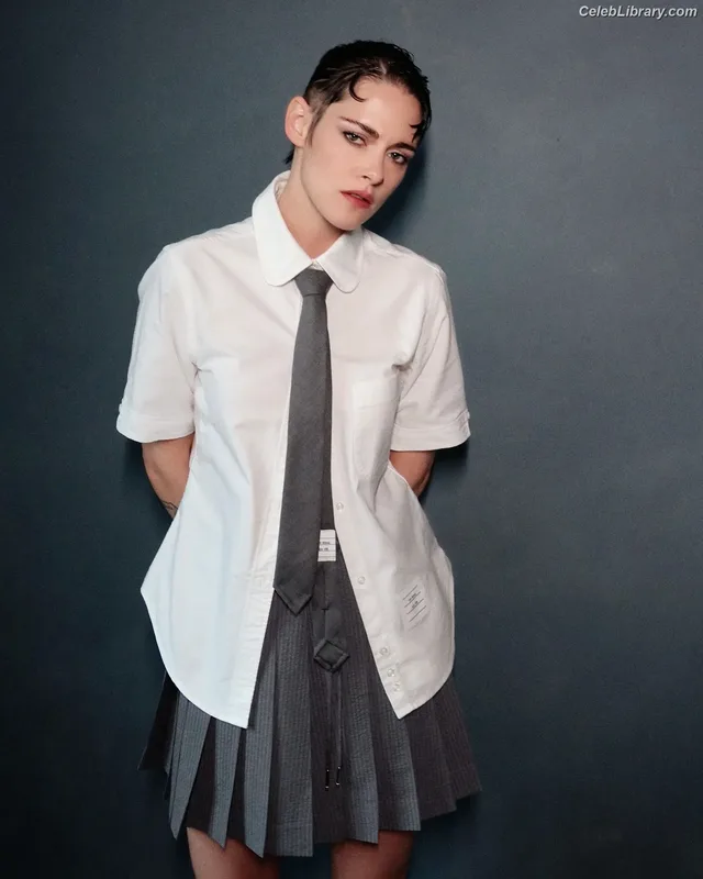 Kristen Stewart photo 8 of 1358
