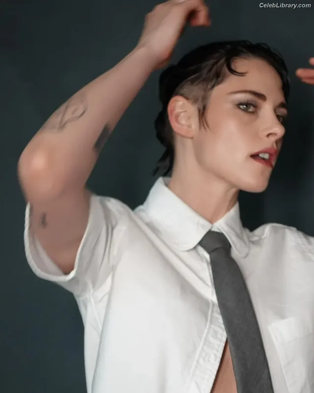 Kristen Stewart photo 10 of 1358