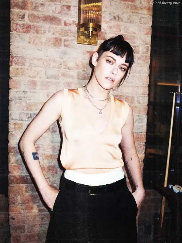 Kristen Stewart photo 3 of 1358