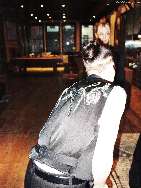 Kristen Stewart photo 8 of 1358