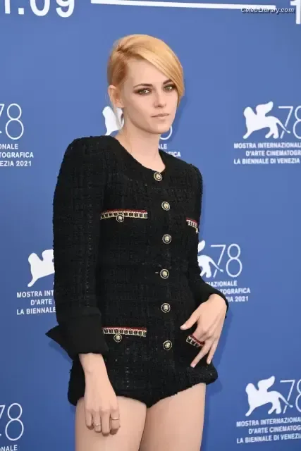 Kristen Stewart photo 9 of 1358