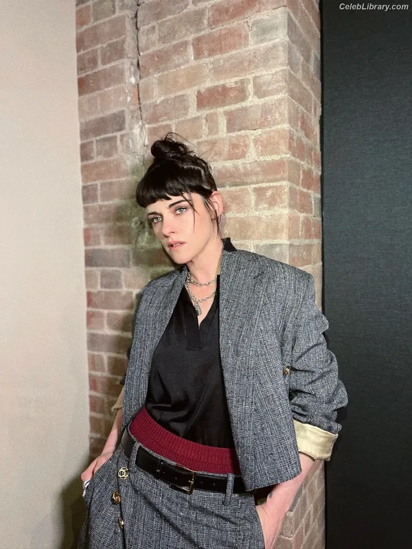 Kristen Stewart photo 15 of 1358