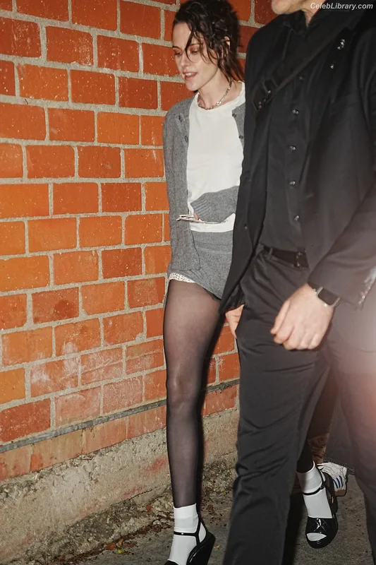 Kristen Stewart photo 11 of 1358