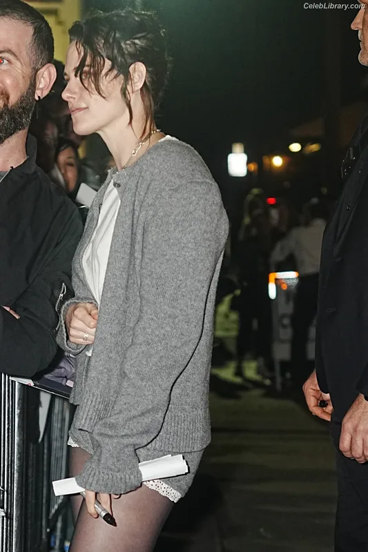 Kristen Stewart photo 15 of 1358