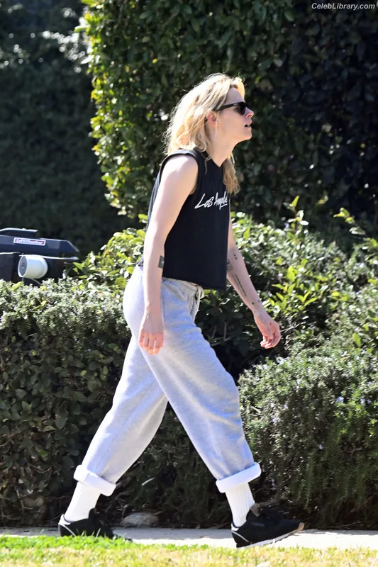 Kristen Stewart photo 21 of 1358