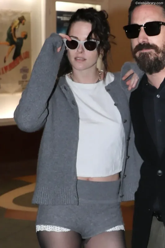 Kristen Stewart photo 24 of 1358