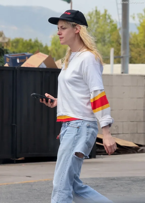 Kristen Stewart photo 5 of 1358