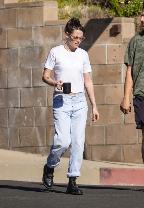 Kristen Stewart photo 16 of 1358