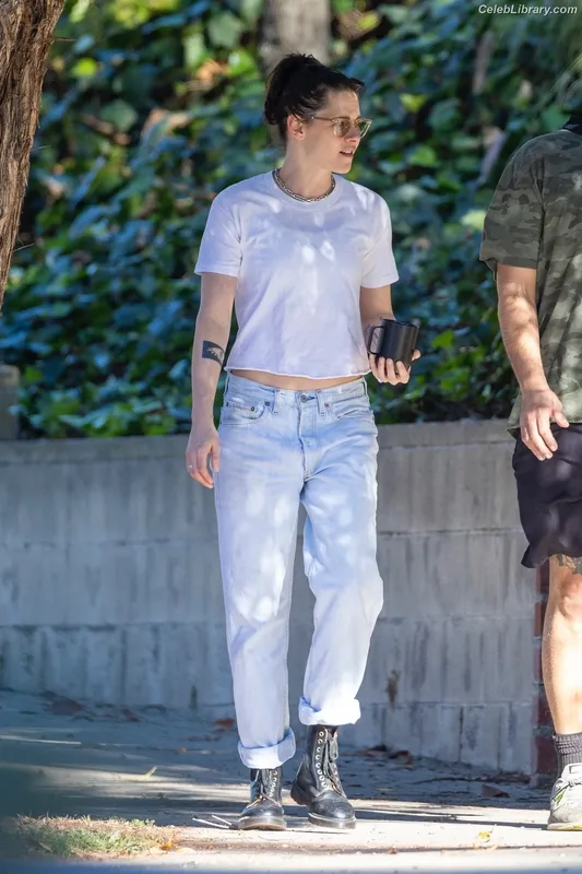 Kristen Stewart photo 23 of 1358