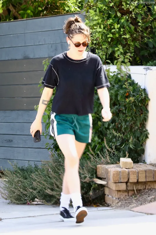 Kristen Stewart photo 24 of 1358