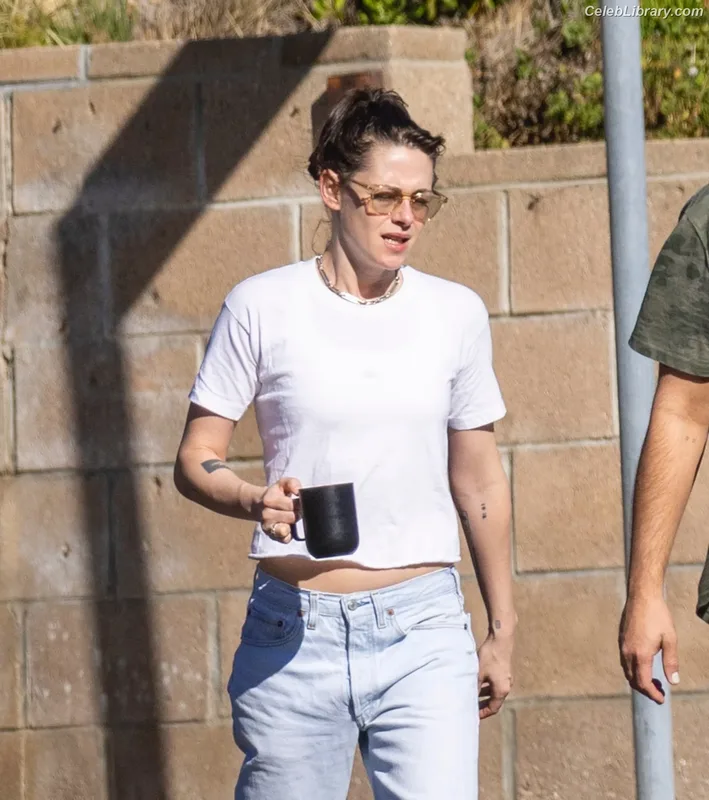 Kristen Stewart photo 8 of 1358