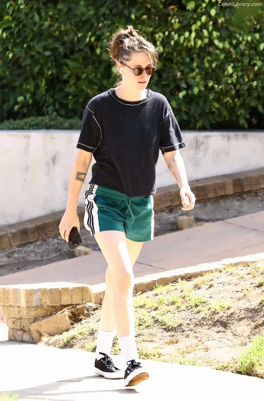 Kristen Stewart photo 13 of 1358