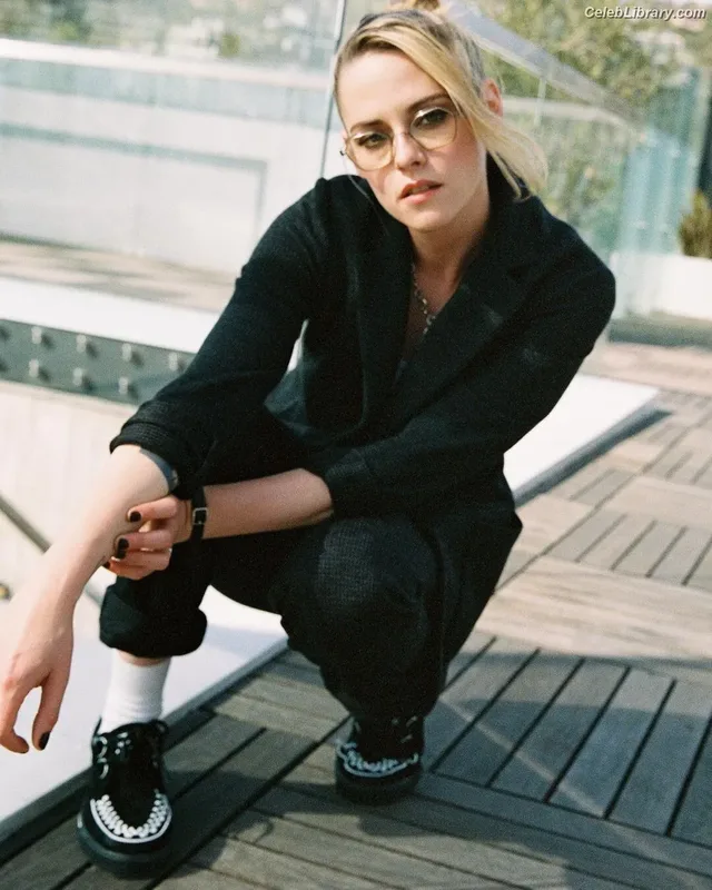 Kristen Stewart photo 20 of 1358
