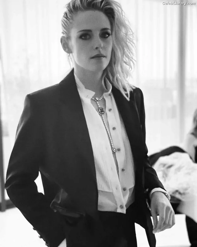 Kristen Stewart photo 22 of 1358