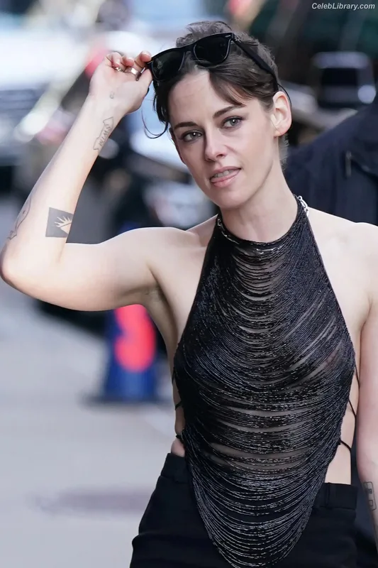 Kristen Stewart photo 3 of 1358