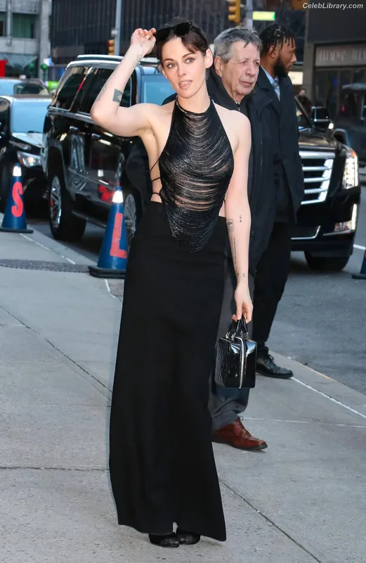 Kristen Stewart photo 5 of 1358