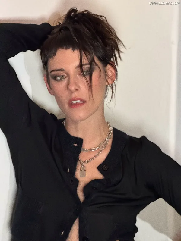Kristen Stewart photo 14 of 1358