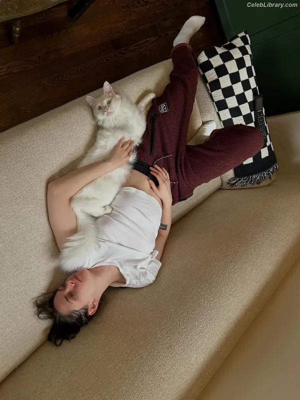 Kristen Stewart photo 18 of 1358