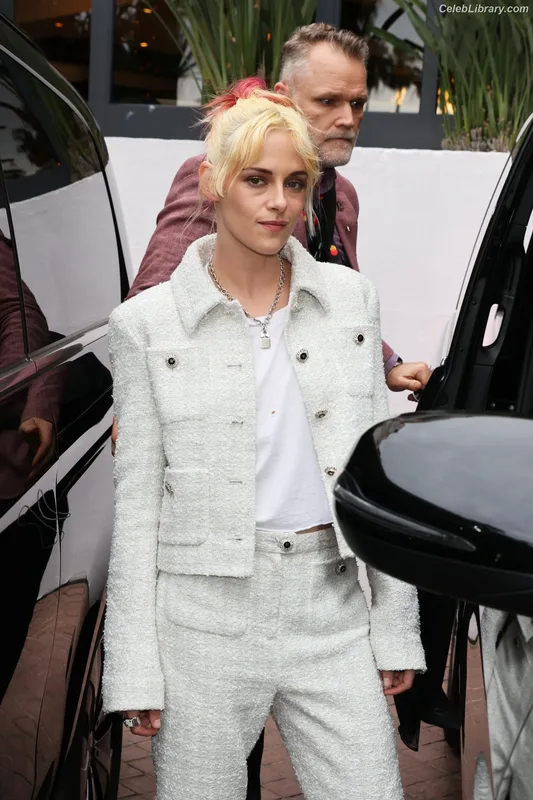 Kristen Stewart photo 24 of 1358