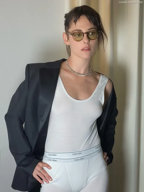 Kristen Stewart photo 19 of 1358