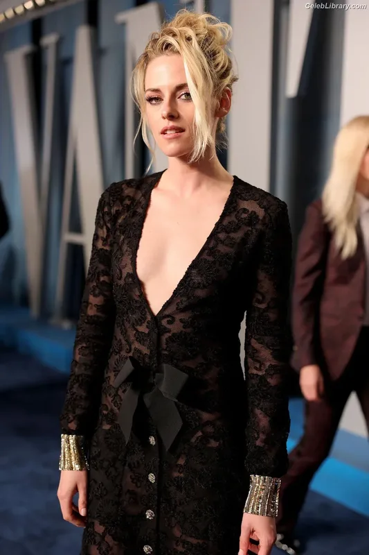Kristen Stewart photo 23 of 1358