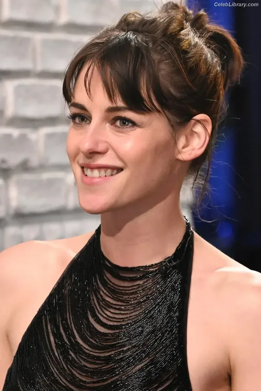 Kristen Stewart photo 11 of 1358