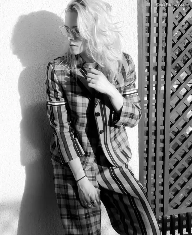 Kristen Stewart photo 23 of 1358