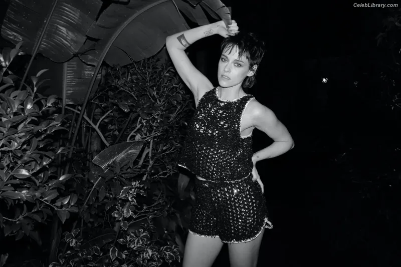 Kristen Stewart photo 14 of 1358