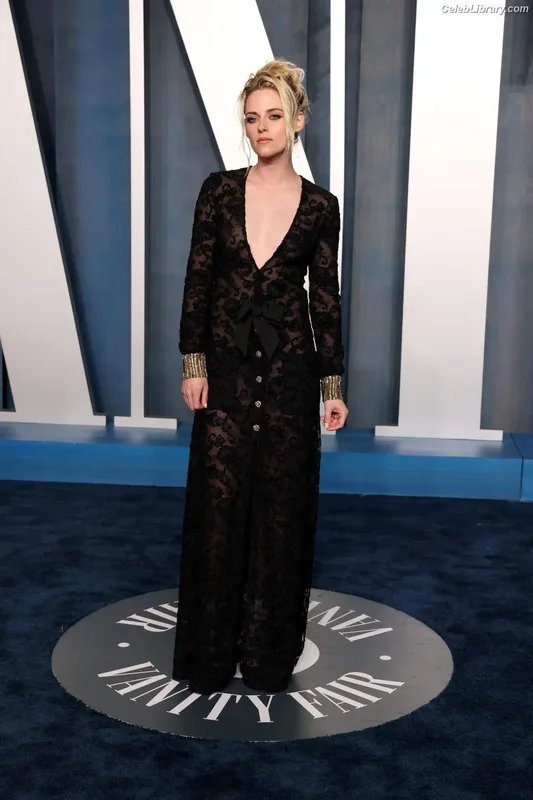 Kristen Stewart photo 8 of 1358