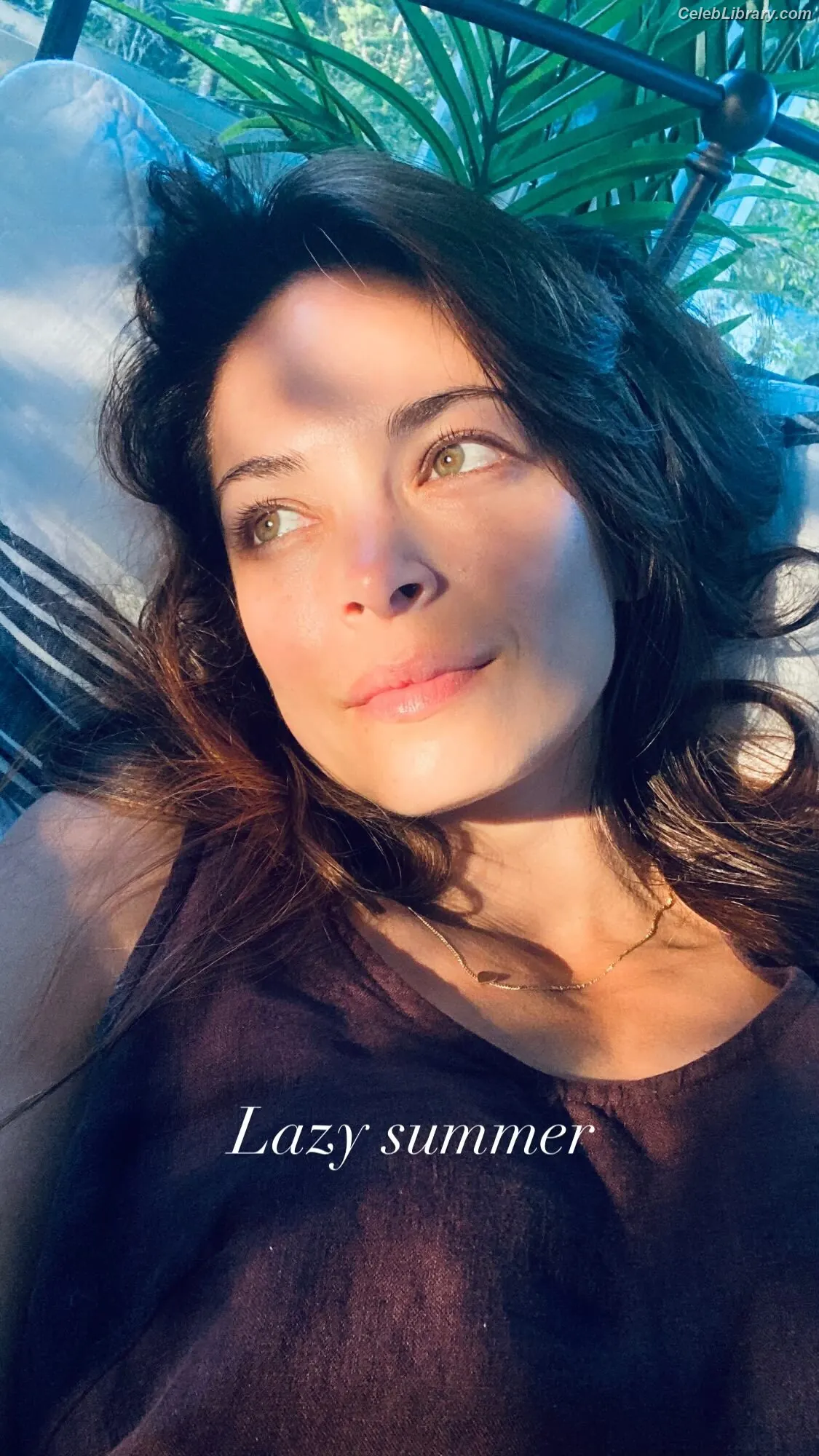 Kristin Kreuk photo 18 of 59