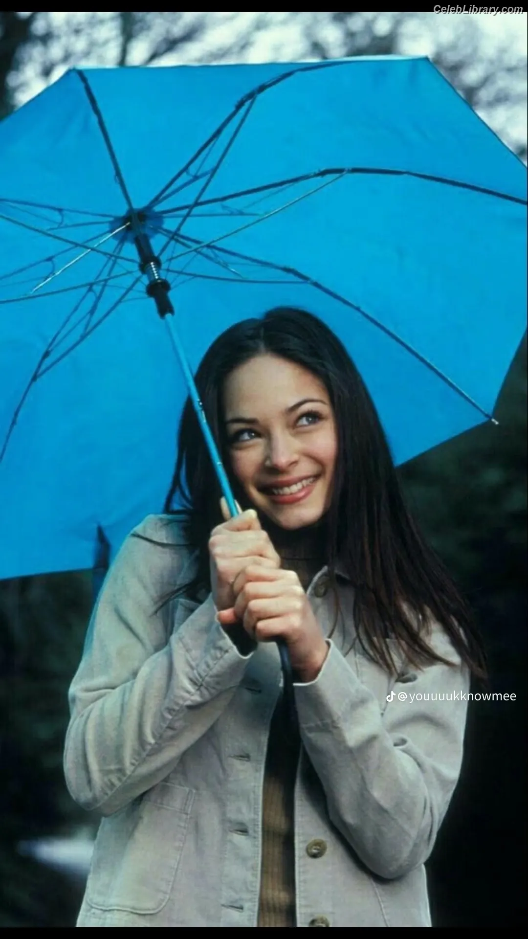 Kristin Kreuk photo 7 of 59