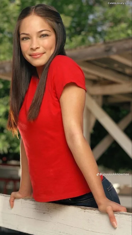 Kristin Kreuk photo 5 of 60