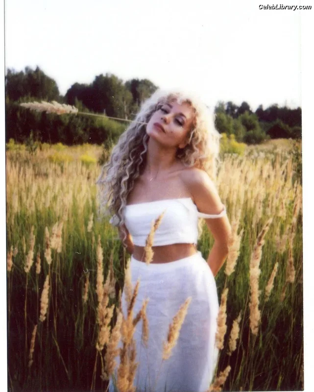 Kristina Asmus photo 11 of 45