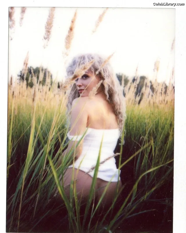 Kristina Asmus photo 12 of 45