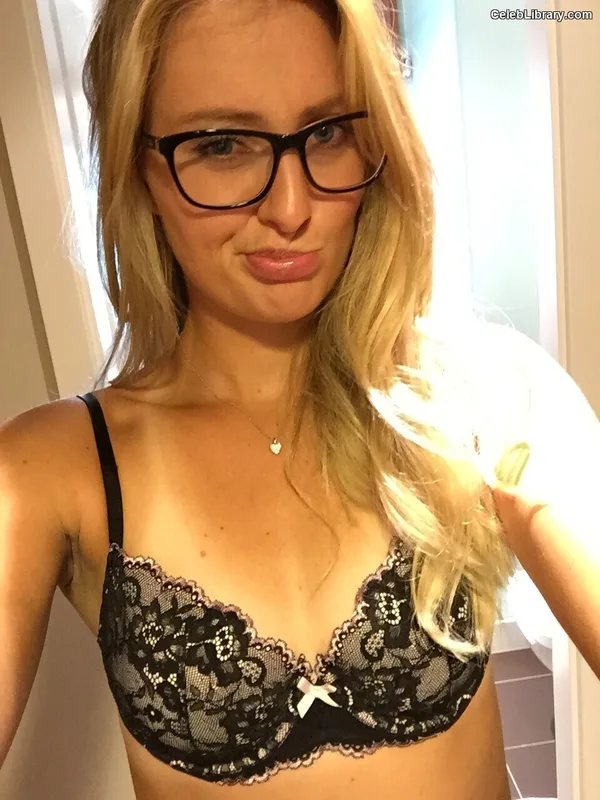 Kristina Mladenovic photo 3 of 39
