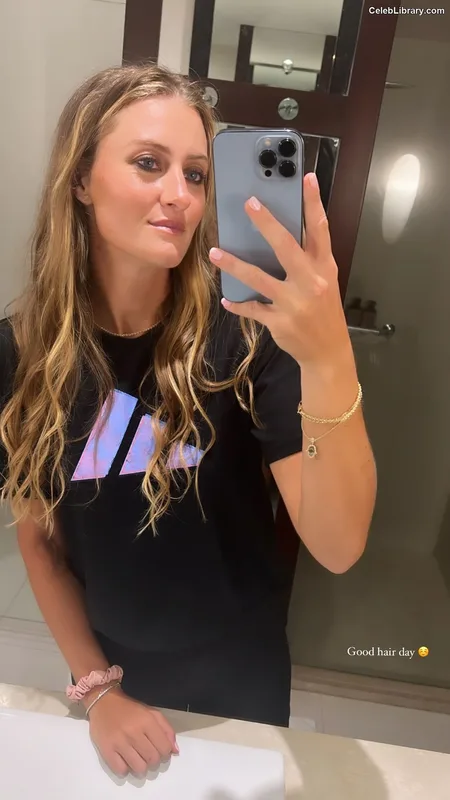 Kristina Mladenovic photo 8 of 39