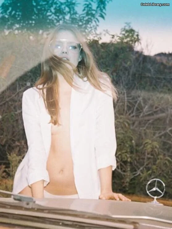 Kristine Froseth photo 10 of 42