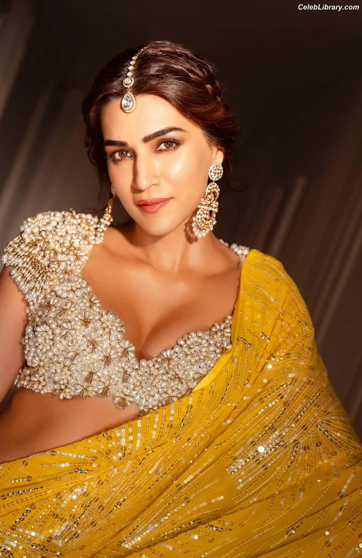 Kriti Sanon photo 1 of 275