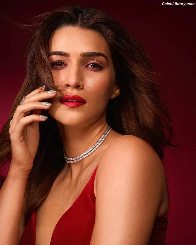 Kriti Sanon photo 11 of 275