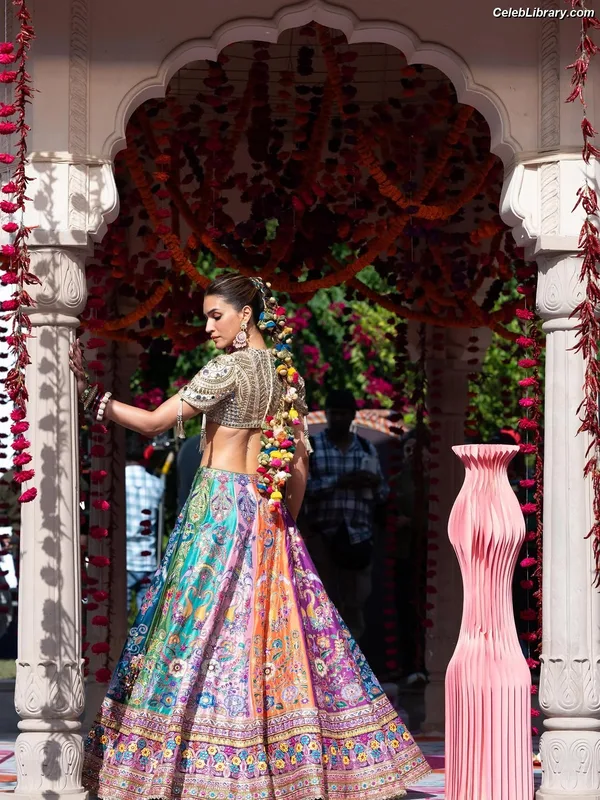 Kriti Sanon photo 23 of 275