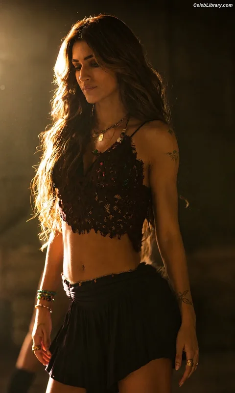 Kriti Sanon photo 6 of 275