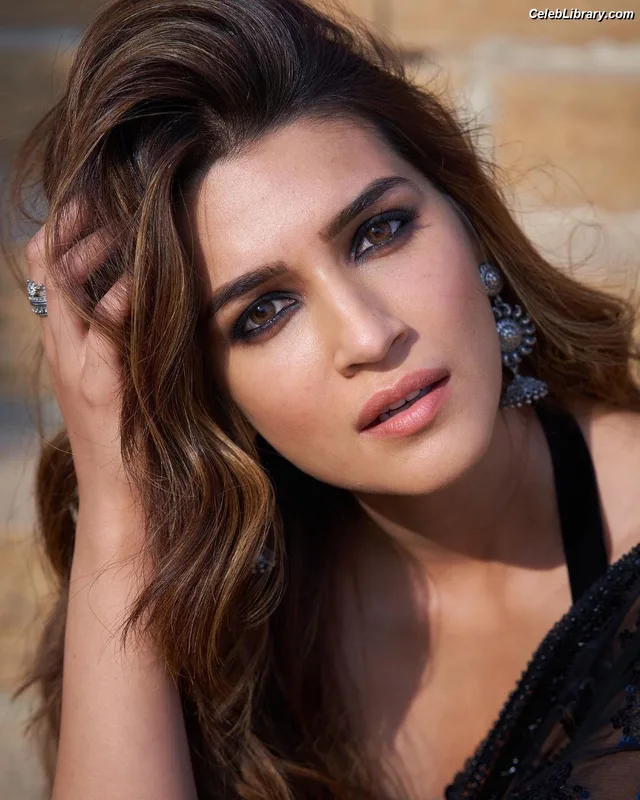 Kriti Sanon photo 18 of 275